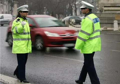 Poliţiştii au amendat 175 de şoferi într-o singură zi pentru că nu aveau anvelope de iarnă