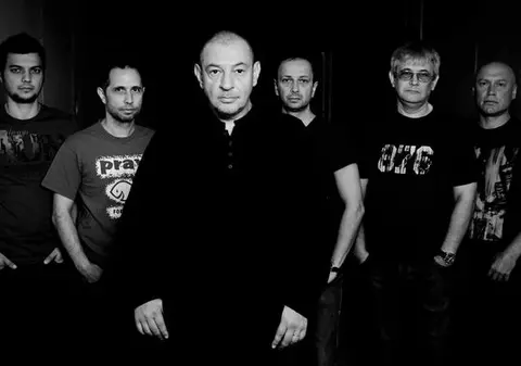Proconsul le face cadou fanilor un single de sărbători, "La mulţi ani" | AUDIO