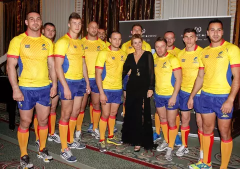 Ruxandra Dragomir, luată cu asalt de rugbişti! | FOTO 
