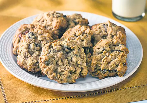 Biscuiţi cu ovăz şi stafide / O reţetă sănătoasă