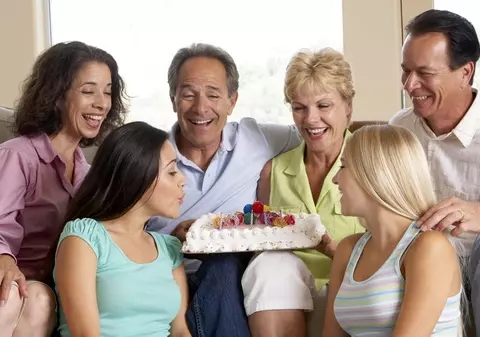 Peste 410.000 de români îşi sărbătoresc onomastica de Sfântul Ştefan. Află semnificaţia numelui, tradiții și obiceiuri!