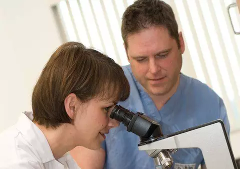 TEST REVOLUŢIONAR pentru detectarea cancerului de colon