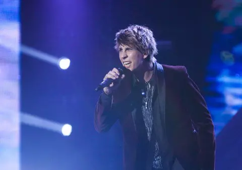 Uite CUM CÂNTA şi CUM ARĂTA Tudor Turcu înainte de a câştiga concursul X FACTOR! | FOTO&VIDEO
