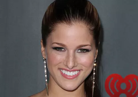 Ea a câștigat "Vocea Americii". Vezi ce are în comun cu Tibi Scobiola! | VIDEO