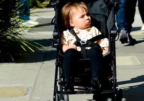 În tinereţe s-a DROGAT şi a BĂUT ÎN EXCES, însă acum s-a TRASFORMAT într-un BUNICUŢ SIMPATIC! Vezi despre ce ARTIST CELEBRU este vorba! FOTO