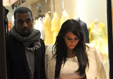 A ÎNTORS TOATE CAPETELE, însă IMPRESIA FĂCUTĂ a fost DEZASTRUOASĂ! Iată cum S-A REMARCAT Kim Kardashian în Paris! FOTO