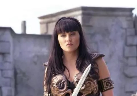 O mai ştii pe XENA, PRINŢESA RĂZBOINICĂ? Uite cum arată ACUM la 44 de ani! FOTO