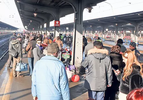 Au blocat 10.000 de oameni pentru că leafa a întârziat o zi