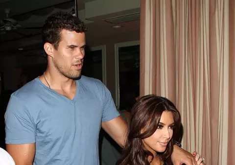 Kim Kardashian i-a oferit lui Kris Humphries 10.000.000 $ pentru a divorța