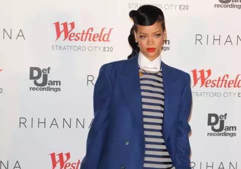 Rihanna debutează în modă! Prima sa colecţie de haine va fi prezentată în februarie 