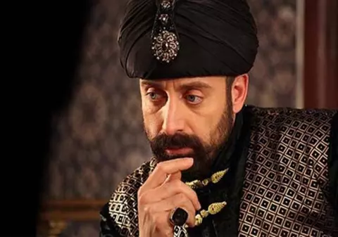 A apărut maneaua lui Suleyman Magnificul | VIDEO