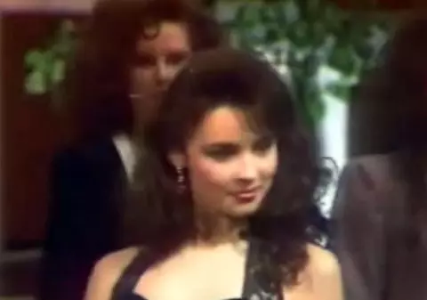 IMAGINI DE COLECȚIE cu ANDREEA MARIN! Uite-o la nici 19 ani, DEFILÂND la un concurs de MISS pe care nu l-a câștigat! VIDEO