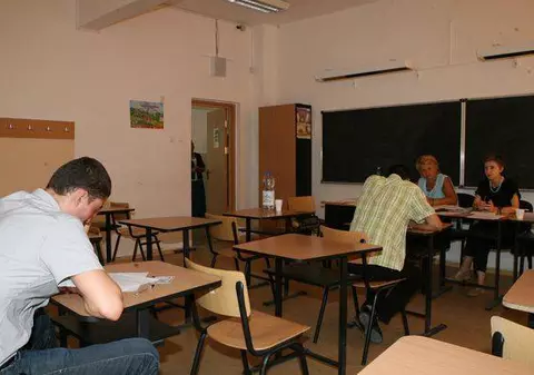 BACALAUREAT 2013 | Află aici CE RISCĂ ELEVII CARE COPIAZĂ