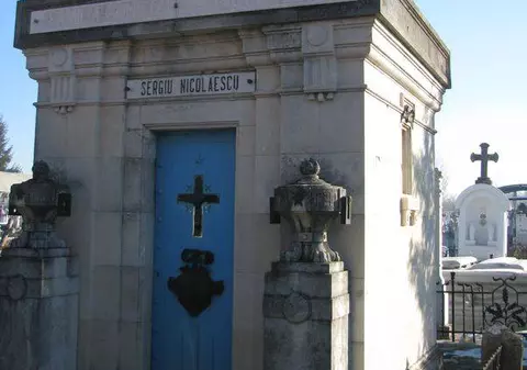 Iolanda, sora lui Sergiu Nicolaescu SPULBERĂ TOATE CONTROVERSELE: "Am vorbit cu el de O VIAŢĂ SĂ FIE INCINERAT"! Vezi ce spune despre CAVOUL şi CRUCEA cu numele lui!