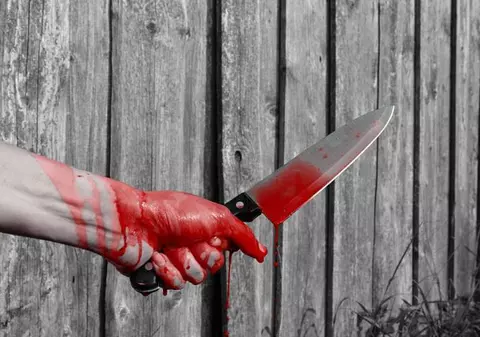 Adolescent înjunghiat în plină stradă la Iași! Polițiștii îl caută pe agresor