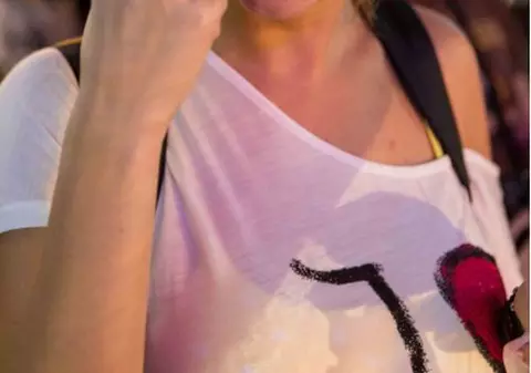 SCÂRBOS! Diana Dumitrescu mănâncă GÂNDACI | FOTO