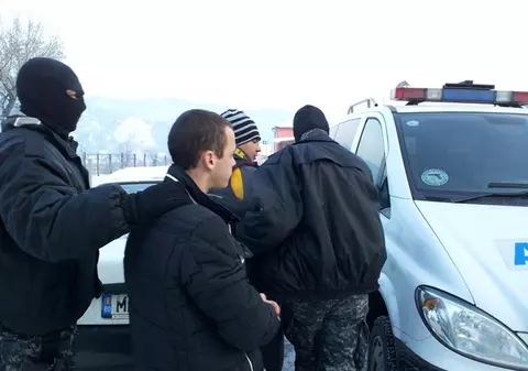Descindere la traficaţii de droguri din Valea Jiului