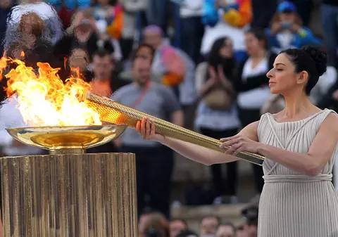 Flacăra olimpică a Festivalului Olimpic al Tineretului European va ajunge la Bucureşti pe 3 februarie 