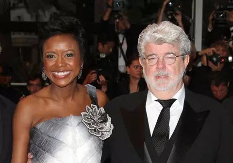 La 68 de ani, George Lucas, creatorul filmelor "Star Wars", s-a logodit cu iubita sa cu 25 de ani mai tânără!
