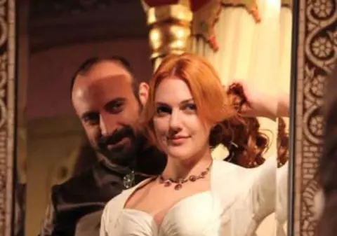 Meryem Uzerli, sultana Hurrem din "Suleyman Magnificul", SCANDAL MONSTRU la filmări după întoarcerea din vacanţă. MOTIVUL ESTE ÎNTEMEIAT!