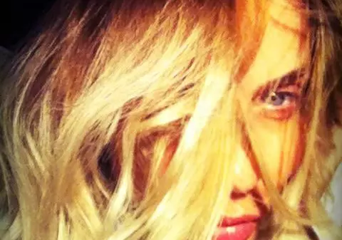 Ce ochi şi ce buze fermecătoare are vedeta din această imagine! Ştii cine e?