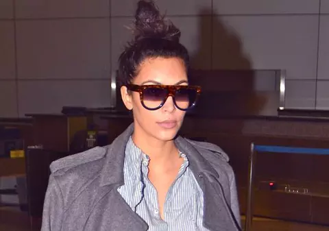 Cum își ascunde burtica de gravidă Kim Kardashian | FOTO