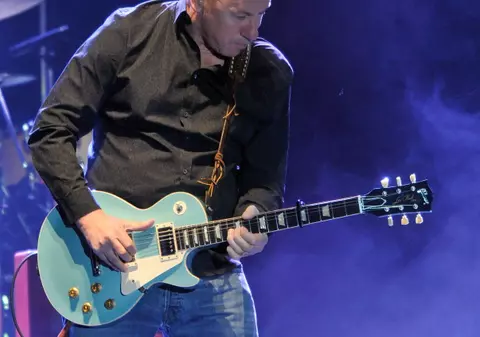 Concertul Mark Knopfler de la Sala Palatului este sold-out!
