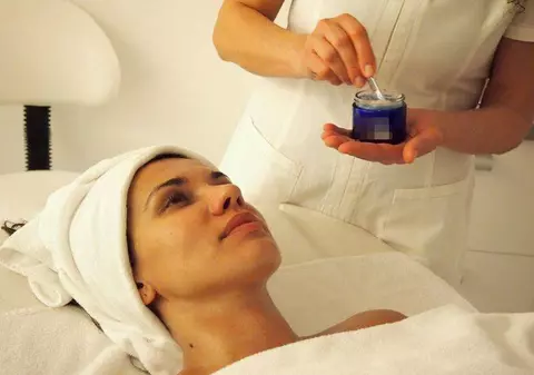 Mirela Stelea îşi întreţine pielea cu extract de caviar: "Mă simt ca la 20 de ani"