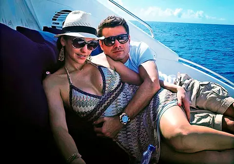 Adrian Mutu face pe nebunul ca să plece din nesigurul oraş corsican Ajaccio | Şi-a prelungit vacanţa la soare cu două zile!