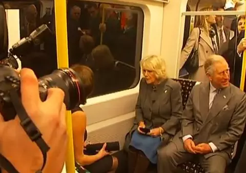 Prinţul Charles şi Camilla au mers cu metroul. Vezi cu ce ocazie! | VIDEO