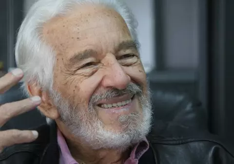 FIUL NELEGITIM AL LUI SERGIU NICOLAESCU CERE OPRIREA INCINERĂRII! VREA STABILIREA PATERNITĂŢII!