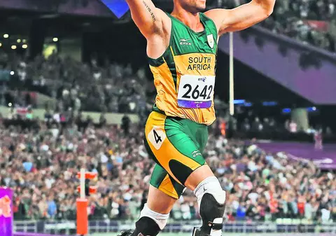 Atletul Oscar Pistorius, care are proteze în loc de picioare, este un vânător de fuste