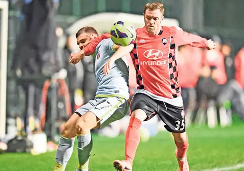 Alarmă! Cu două săptămâni înaintea meciului cu Ajax, Steaua a fost bătută de o echipă din Azerbaidjan
