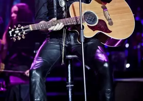 Ştefan Bănică Jr. îşi găseşte ALINAREA în MUNCĂ! Află unde va concerta prima dată după anunţarea despărţirii!