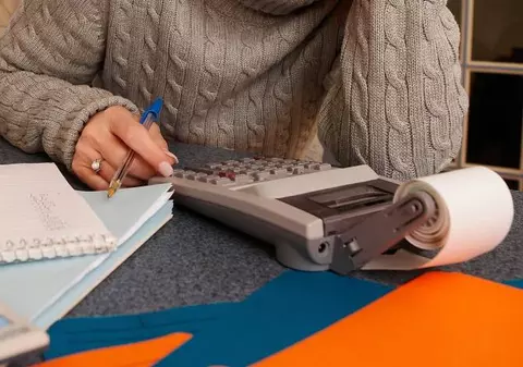 Primăriile cu datorii, obligate să crească taxele și impozitele locale