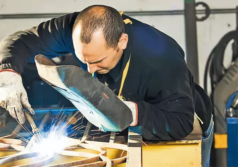 Nu ai serviciu? Se caută sudori!