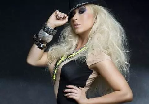 Exclusiv! Xonia, SUSPICIUNI DE PLAGIAT. "I Want Cha", COPIAT după UN SUPER HIT Black Eyed Peas? | VIDEO