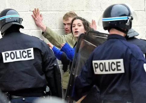 2 români, pe lista celor mai căutați infractori străini din Marea Britanie