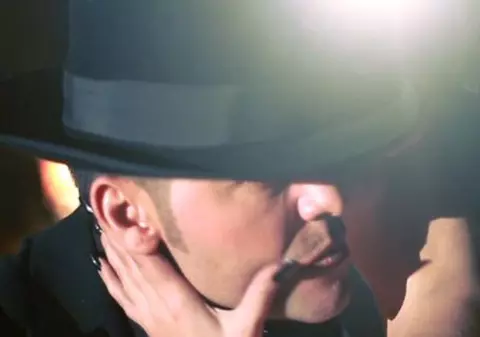 Cornel Păsat, atingeri tandre cu altă femeie | FOTO