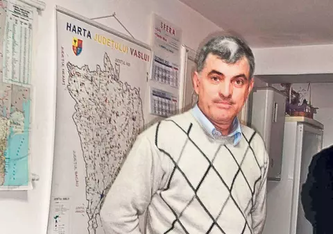 Primarul nu se mai desparte de pistol