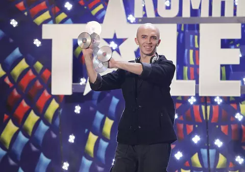 ”Taică-miu crede că LUCREZ CU DIAVOLUL” Vezi de ce un MAGICIAN i-a lăsat fără cuvinte pe jurații de la ”Românii au talent”! FOTO
