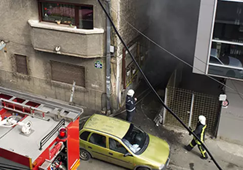 Incendiu puternic în zona Pache Protopopescu din Bucureşti | FOTO