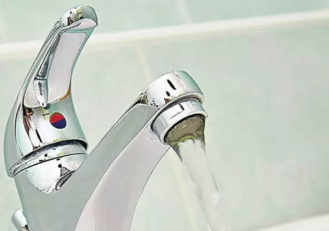 E jale! Preţul la apă rece a depăşit 6 lei!