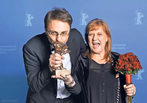 Ei au adus 'Ursul de Aur' în România | Regizorul Călin Peter Netzer şi producătoarea Ada Solomon au făcut istorie în cinematografie, luând trofeul suprem la Berlin