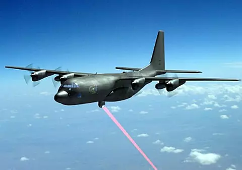 Anul viitor, americanii îşi vor dota  avionele de luptă cu arme laser