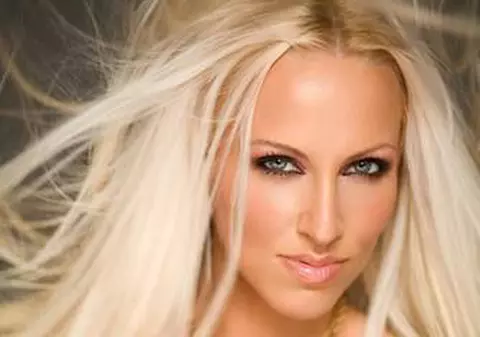 Anca Neacșu, ex- ASIA, nu ţine diete, nu face sport, dar arată incredibil! Care e secretul?