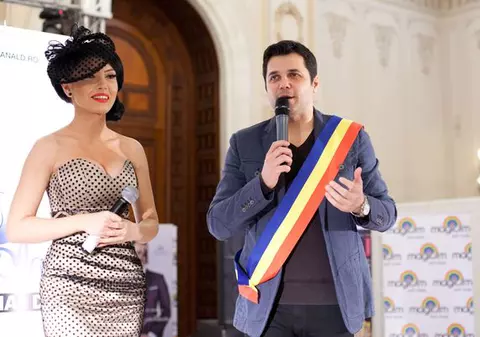 Andreea Mantea şi Cove au oficiat căsătorii de 24 de ore