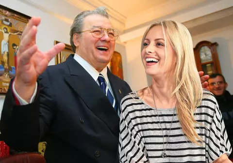 C.V. Tudor către Simona Gherghe: "Îmi vine să TE MUŞC din când în când"