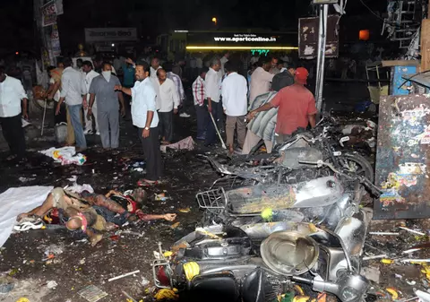 Tragedie în India! Cel puţin 14 morţi şi peste 100 de răniţi în urma unor atentate teroriste