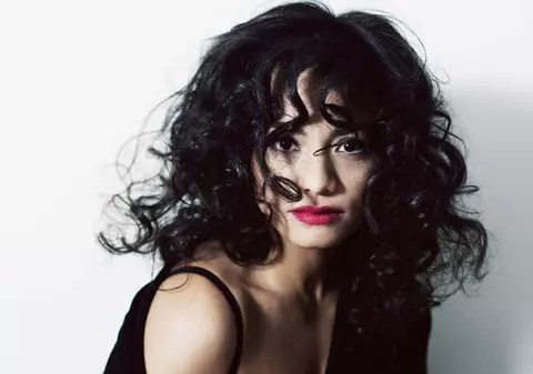 Aylin a lansat de Sfântul Valentin un nou single pentru îndrăgostiți - "Chemistry" 